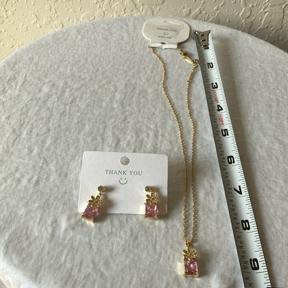 Unbranded: Gold tone Pink Gem with Daisy Rhinestone earrings & necklace - Picture 8 of 12